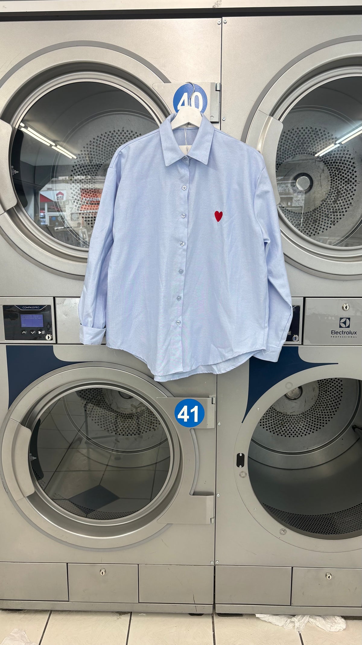 Chemise bleue à motif